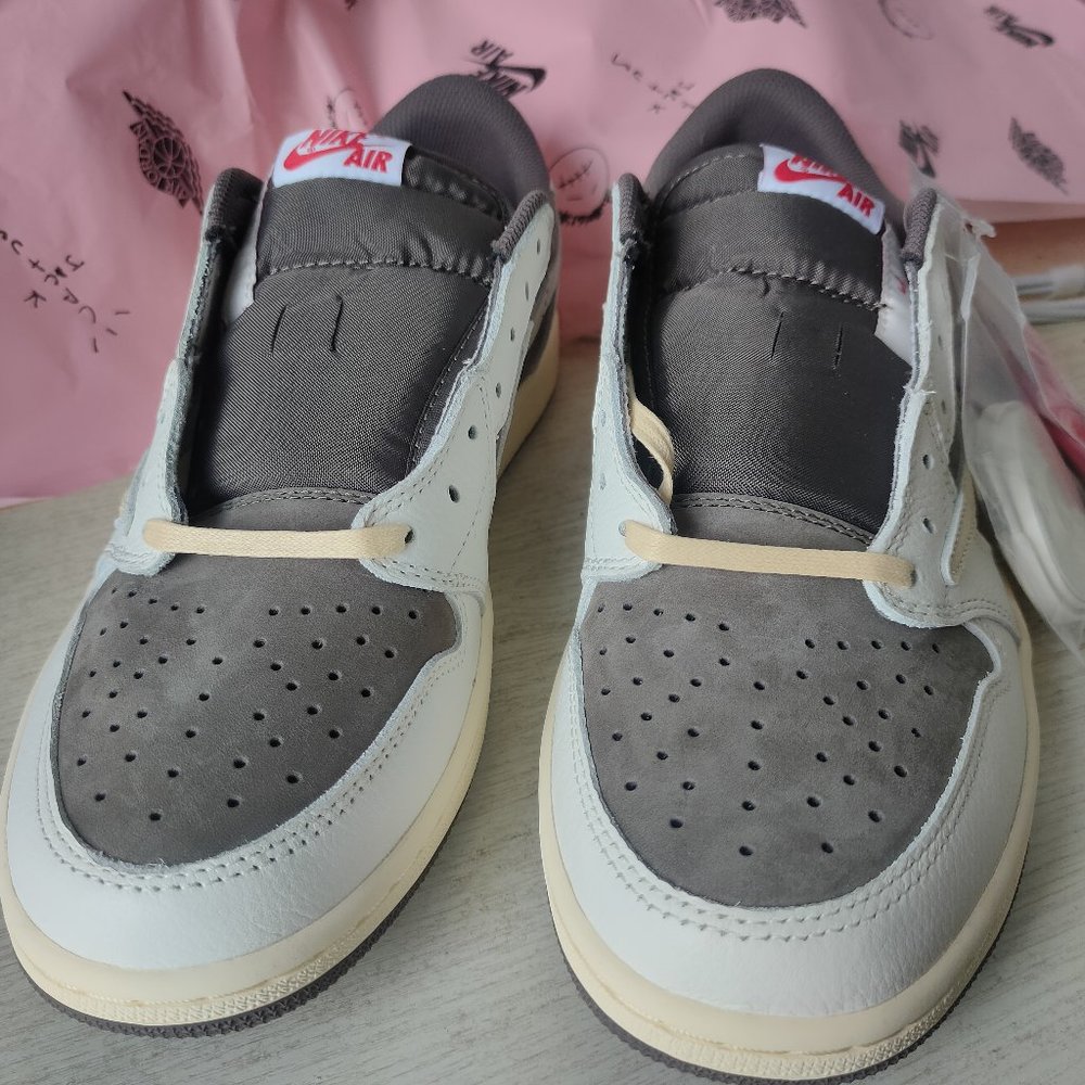 Wear Very Comfortable Light Shoes Nike Brown Shoe Size EU45 (US11)